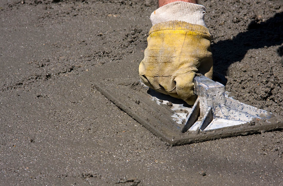 Screeds: Sand & Cement vs Self Leveller | All Things Flooring